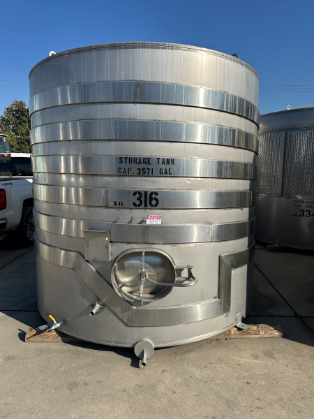 3,500 gallon stainless steel tank